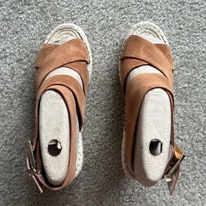 KENNETH COLE Cognac platform espadrilles size 6